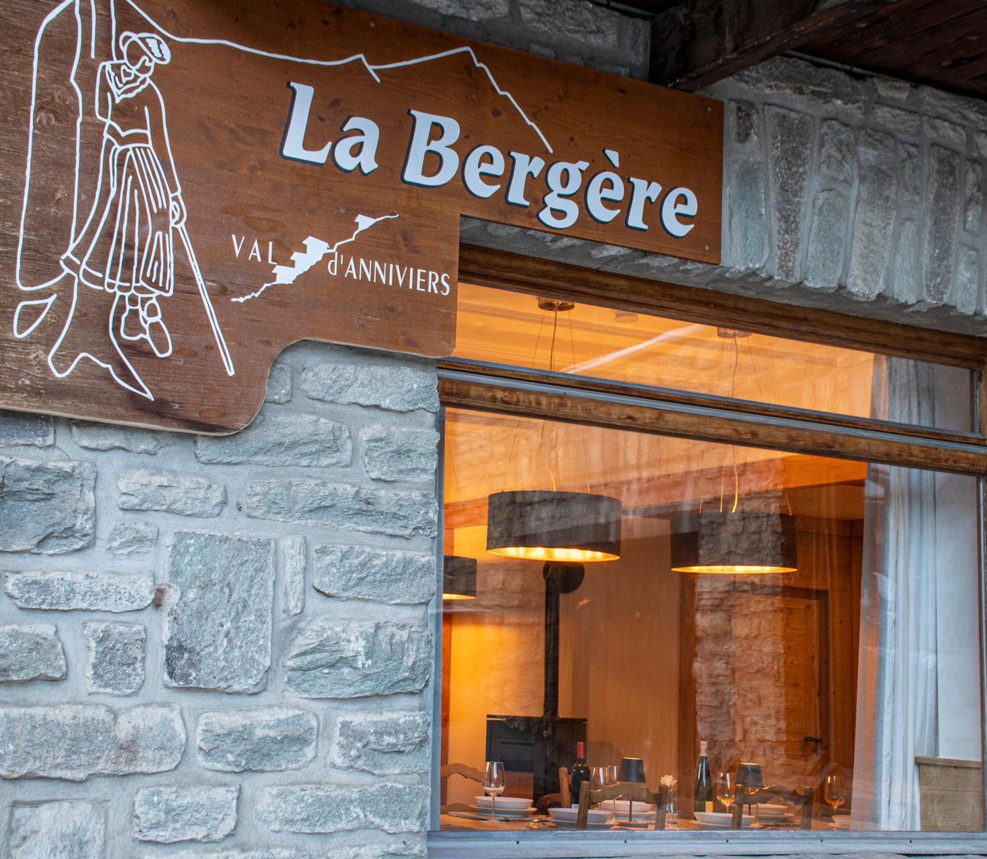 Готель La Bergere Ayer Екстер'єр фото